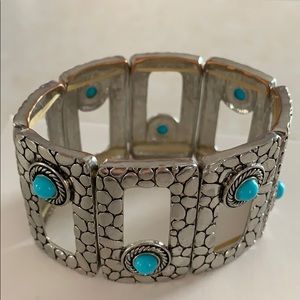 Ladies bracelet.
